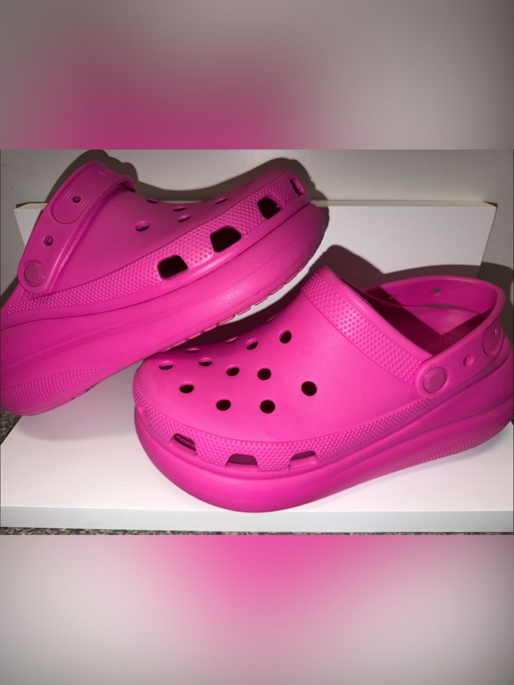 CROCS Classic Clog in Hot Pink